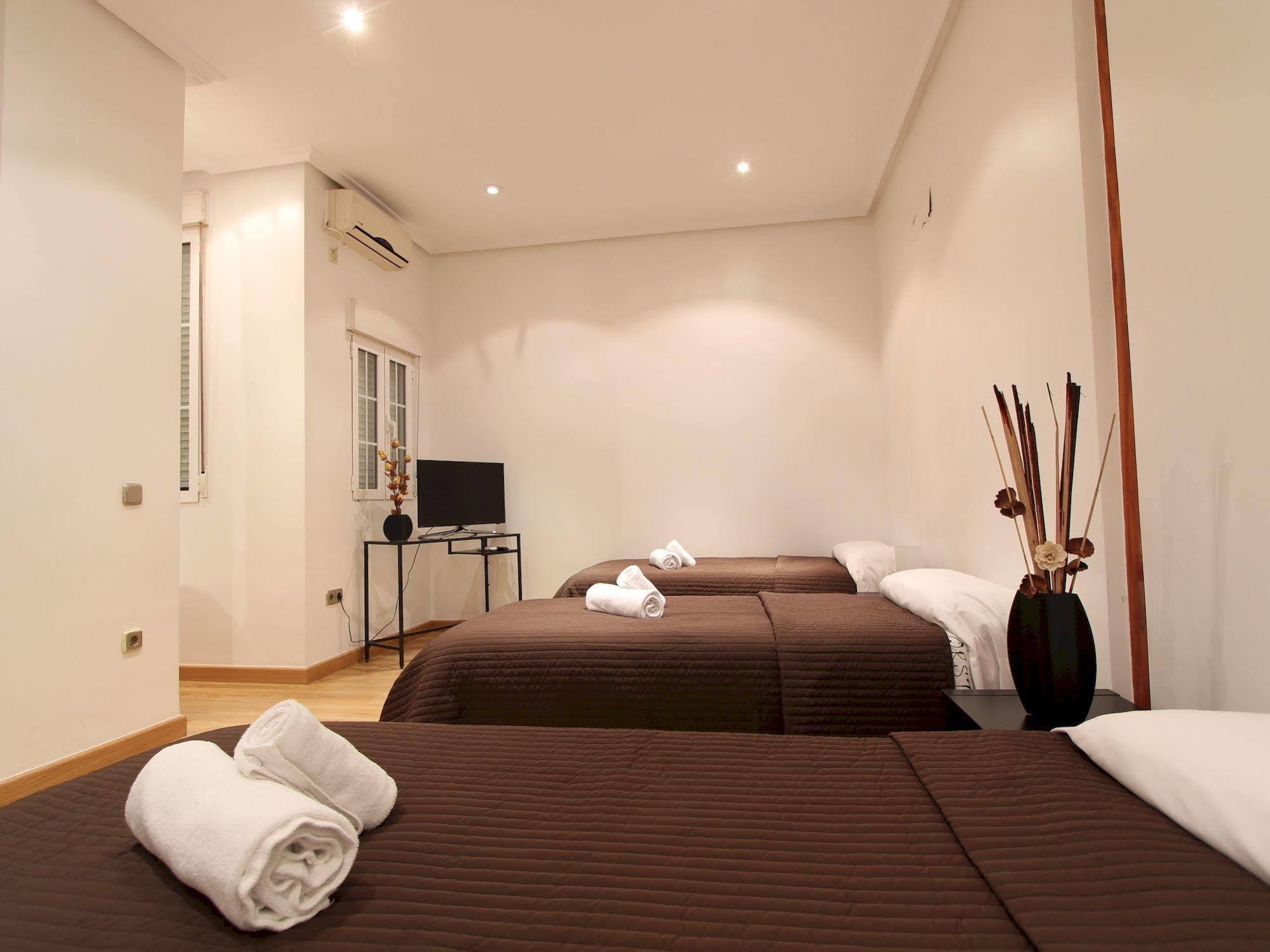 Apartamentos Good Stay Prado Madrid Eksteriør bilde