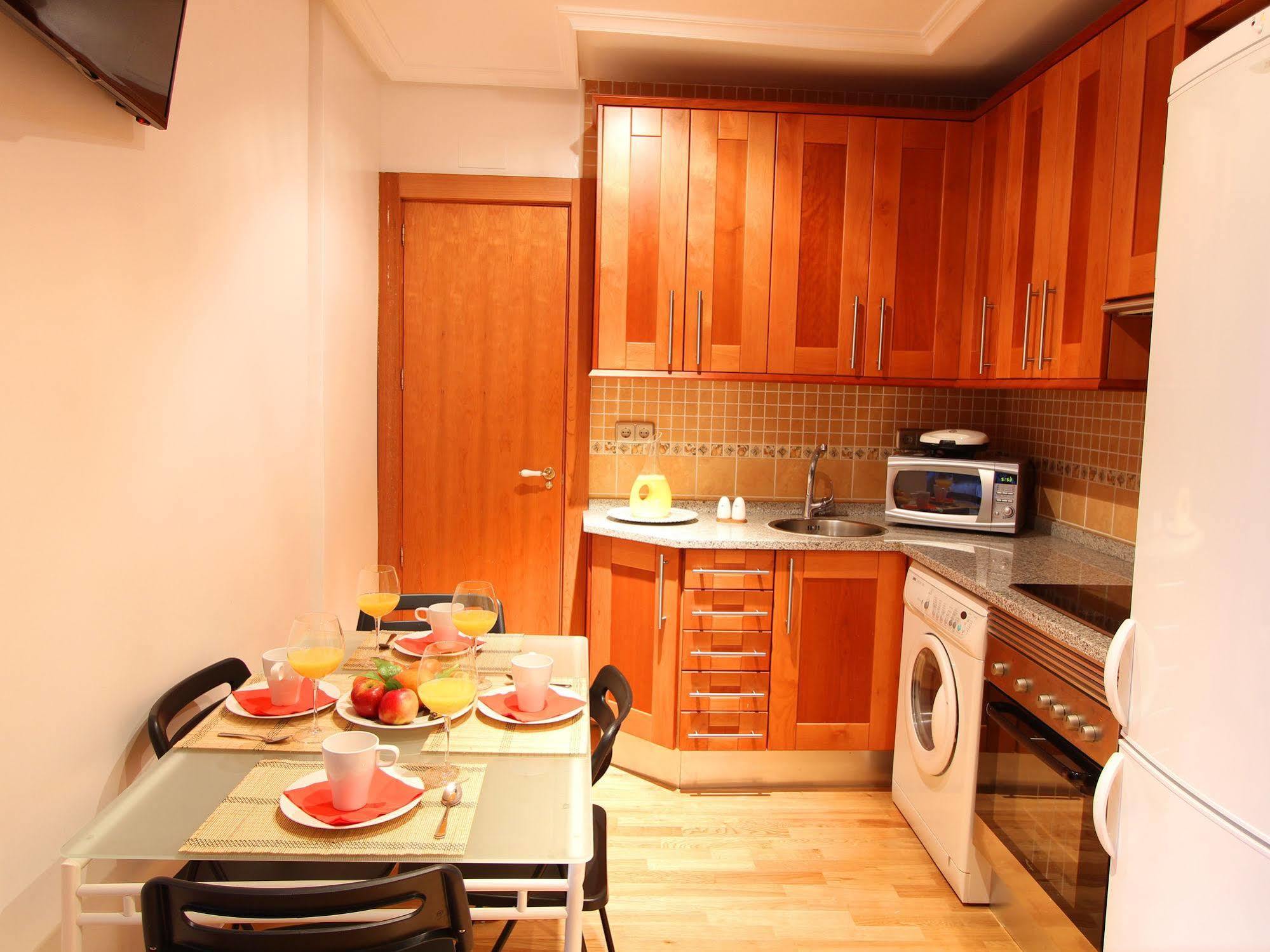 Apartamentos Good Stay Prado Madrid Eksteriør bilde